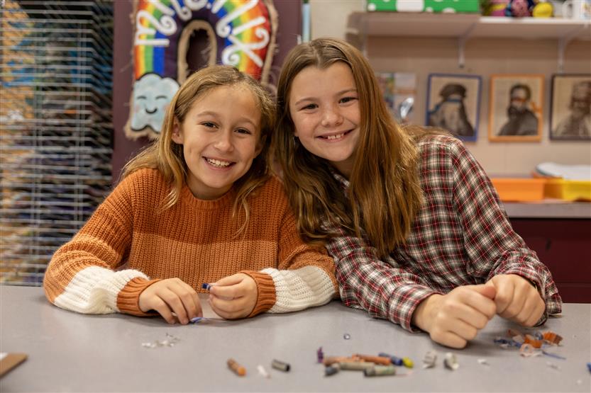 Students make donations for animal shelter